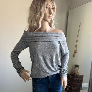 Women’s Abercrombie & Fitch Off The Shoulder Long Sleeve Size Medium